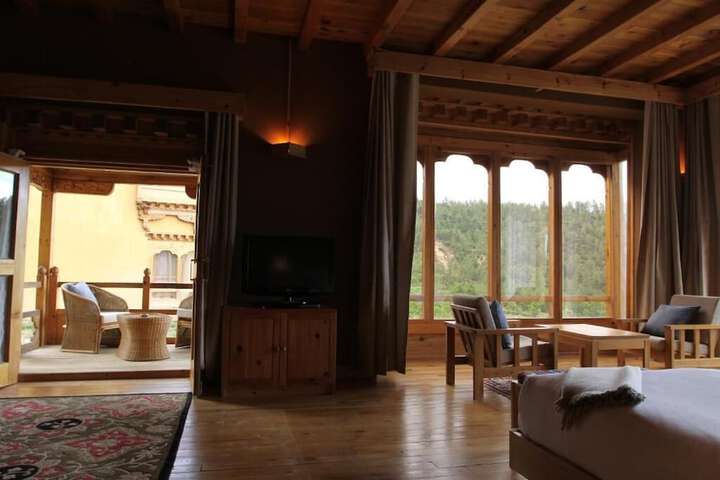 Room 15 of 65