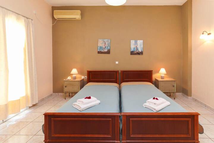 Room 5 of 45