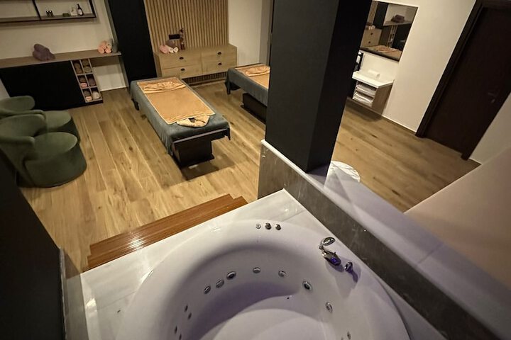Spa 14 of 25
