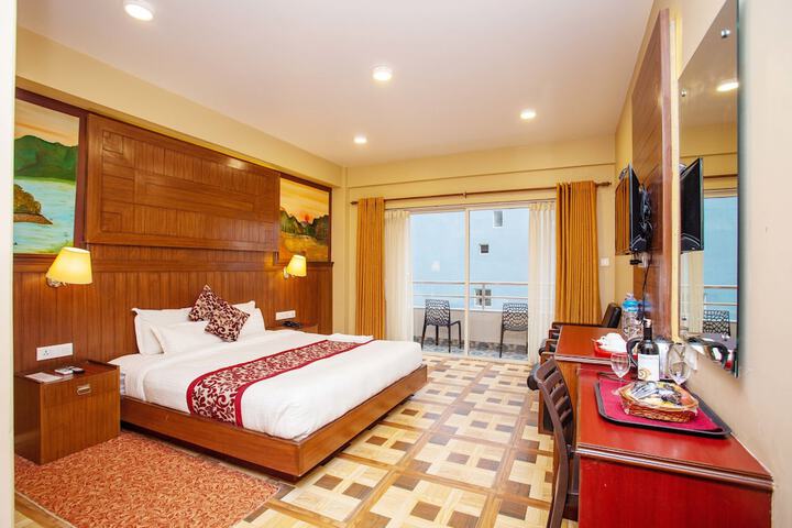 Room 38 of 82