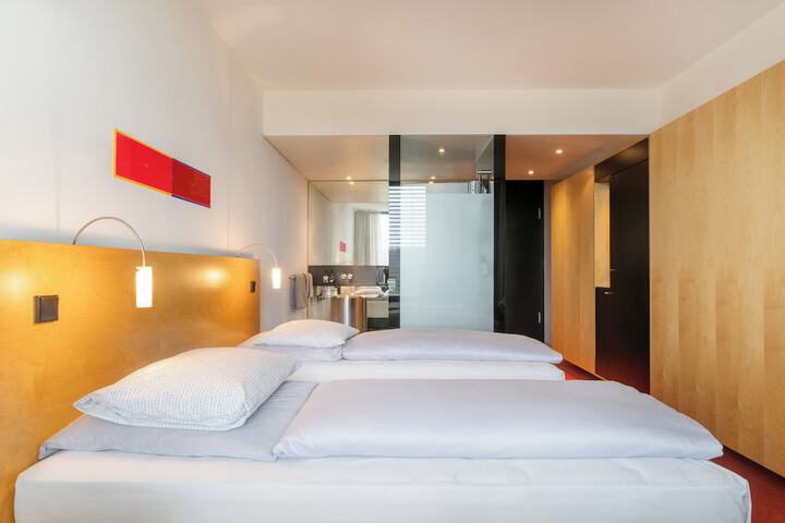 Room 12 of 36