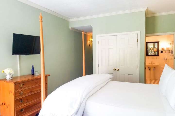 Room 48 of 114