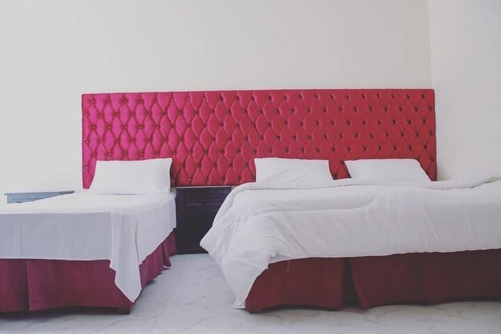 Room 13 of 34