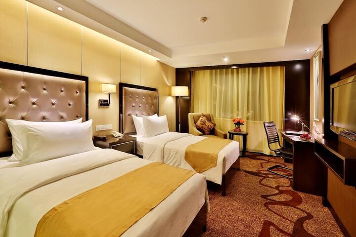 Room 15 of 41