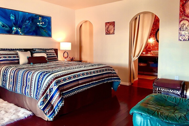 Room 4 of 135