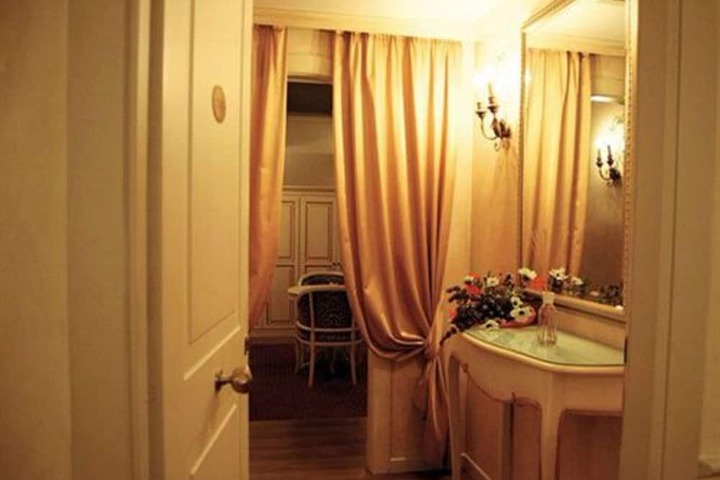 Hotel Interior 104 of 112