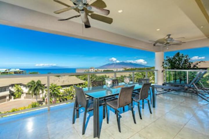 Hoolei Ocean View Rooms by Coldwell Banker Island Vacations in Kihei, HI