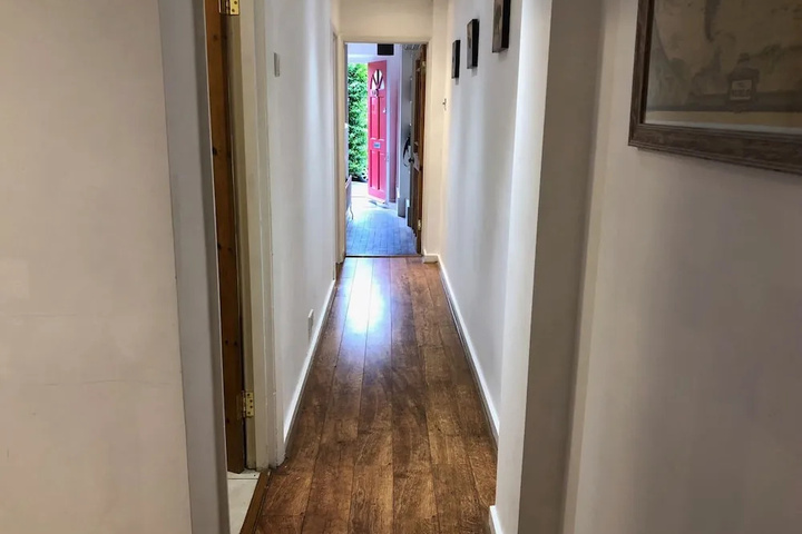 Room 8 of 14