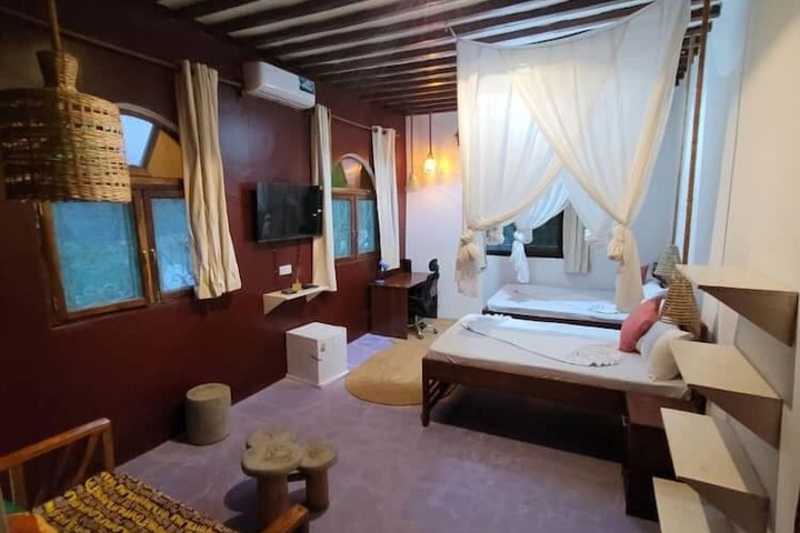 Room 21 of 80