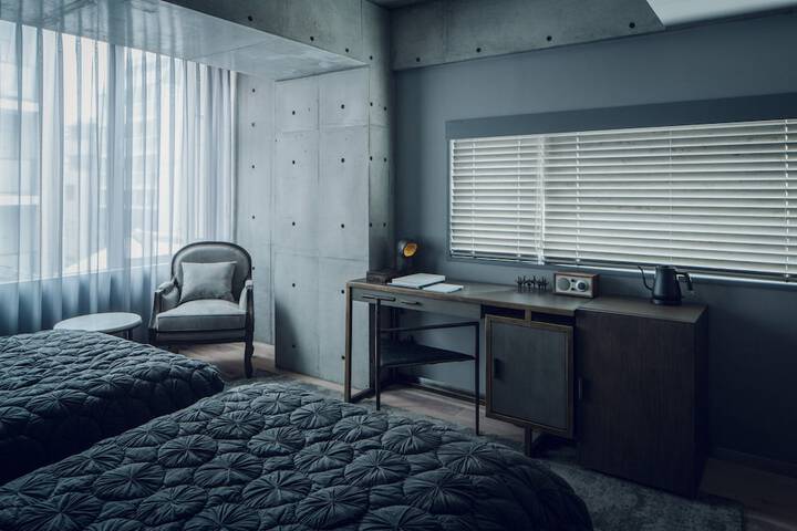 Room 18 of 50