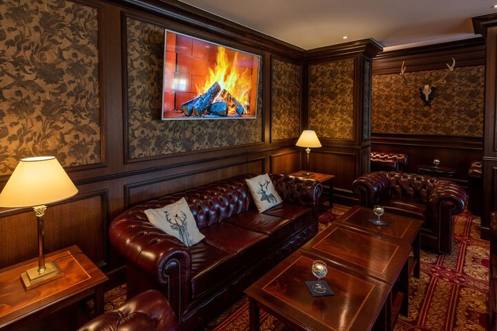 Lounge 71 of 92