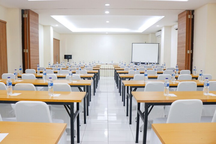 Room 11 of 21