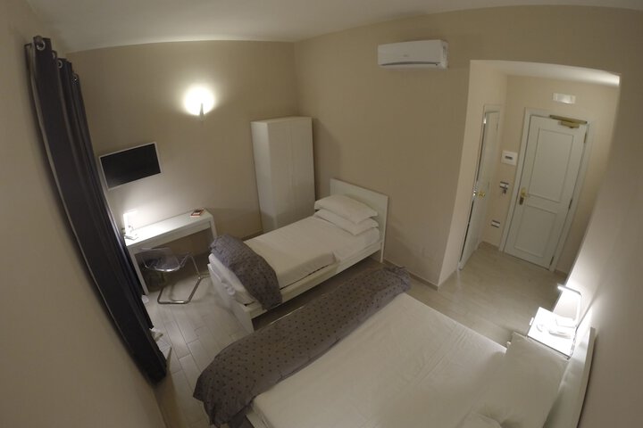 Room 14 of 96