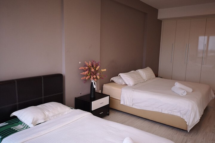 Room 10 of 24