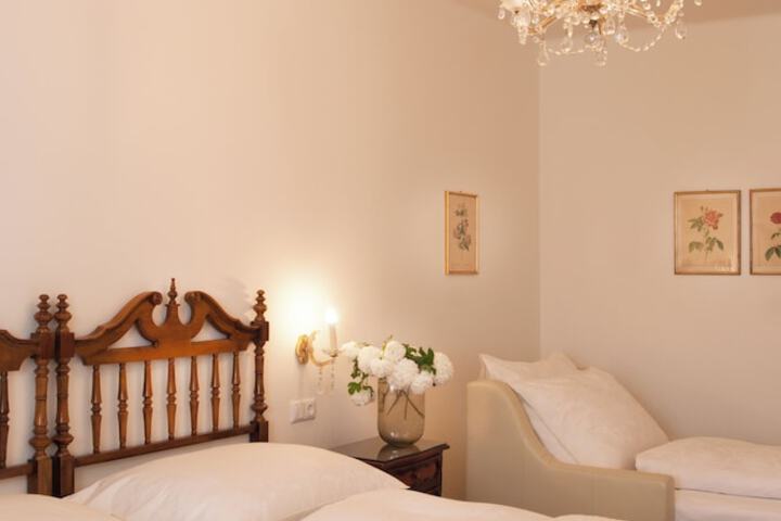 Room 30 of 62