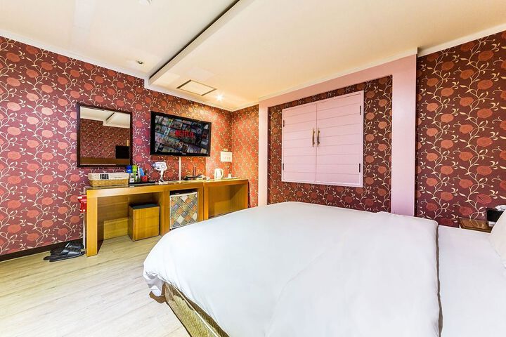 Room 31 of 38