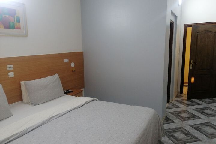 Room 3 of 11