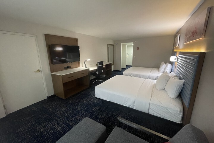 Room 13 of 30