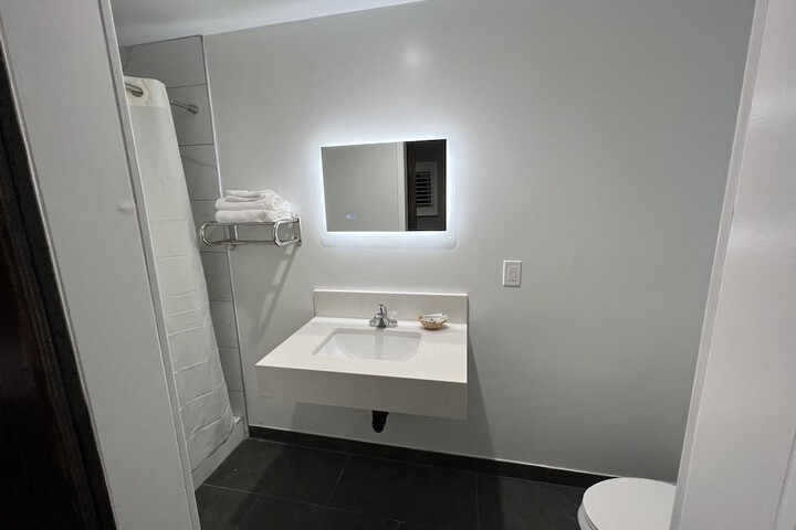 Room 12 of 20