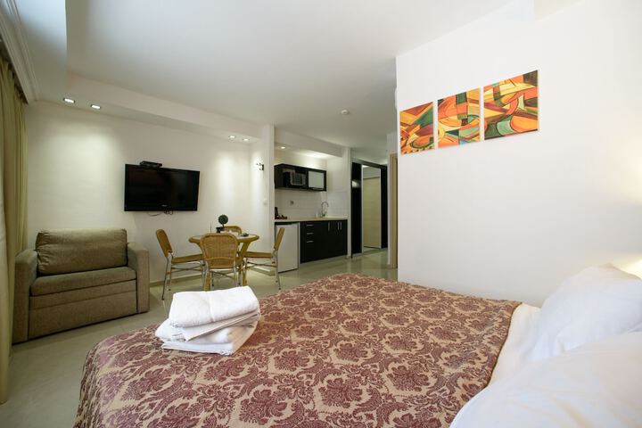 Room 13 of 63