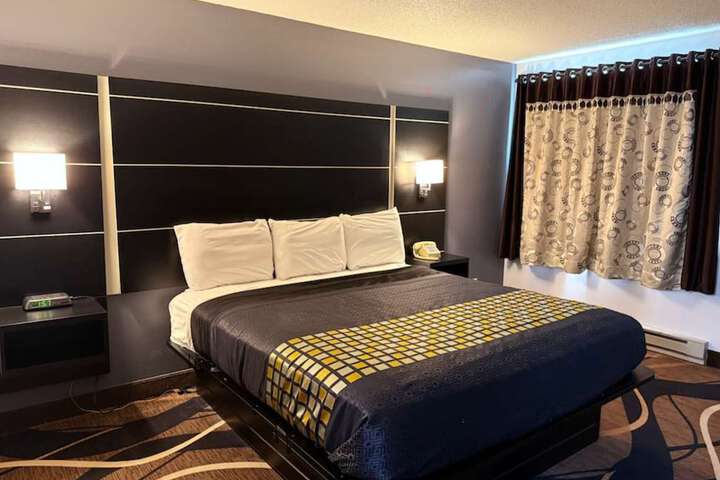 Room 22 of 38