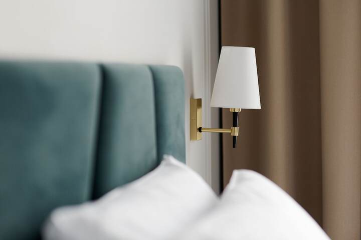 Room 13 of 87