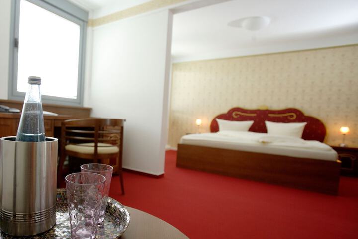 Room 8 of 15