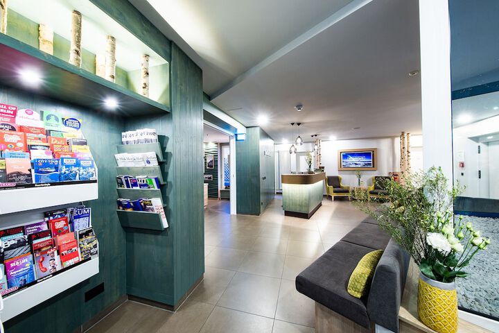 Entrance & Lobby