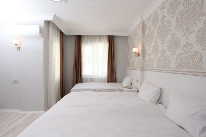 Room 4 of 27