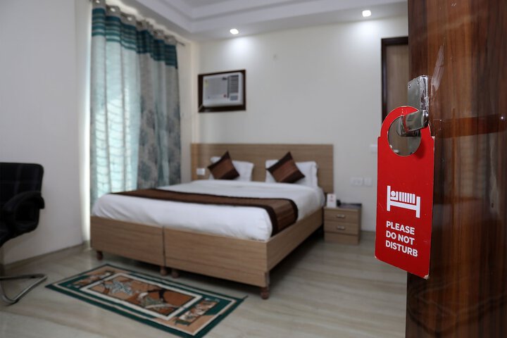 Room 15 of 19