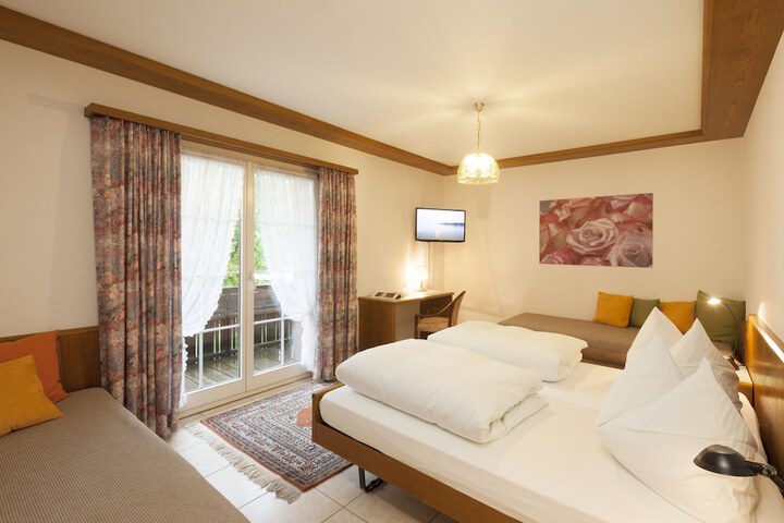 Room 2 of 57