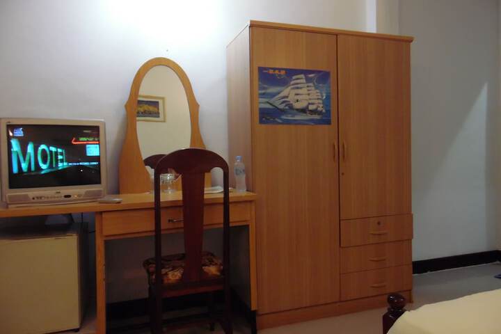 Room 15 of 40