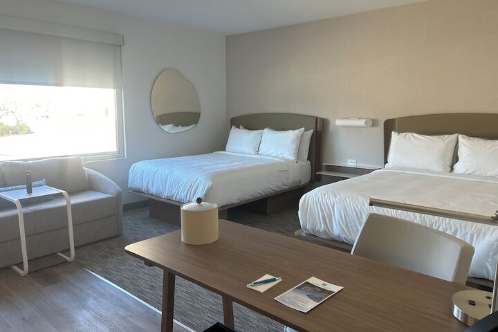 Room 22 of 100