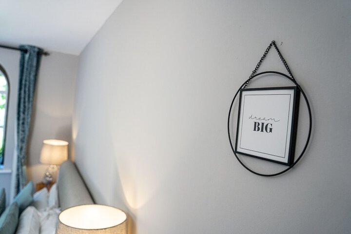 Room 14 of 33