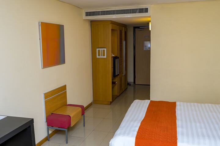 Room 9 of 41