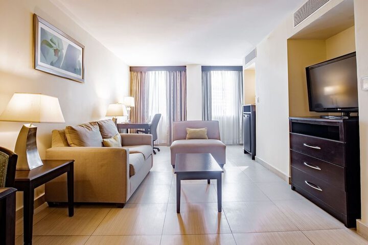 Room 9 of 16