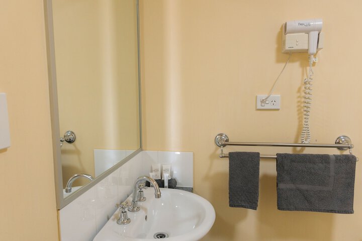 Room 13 of 24