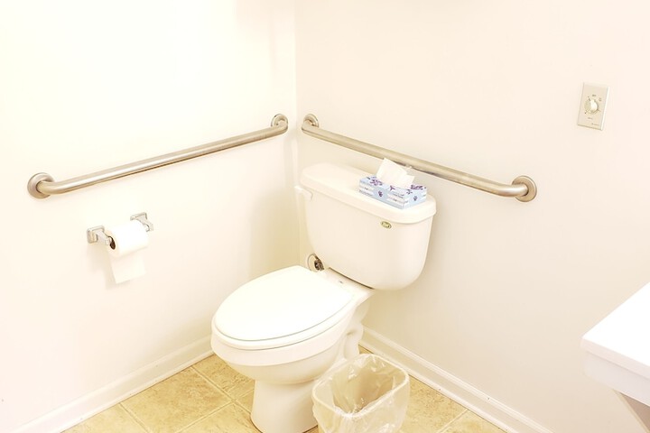 Room 25 of 28