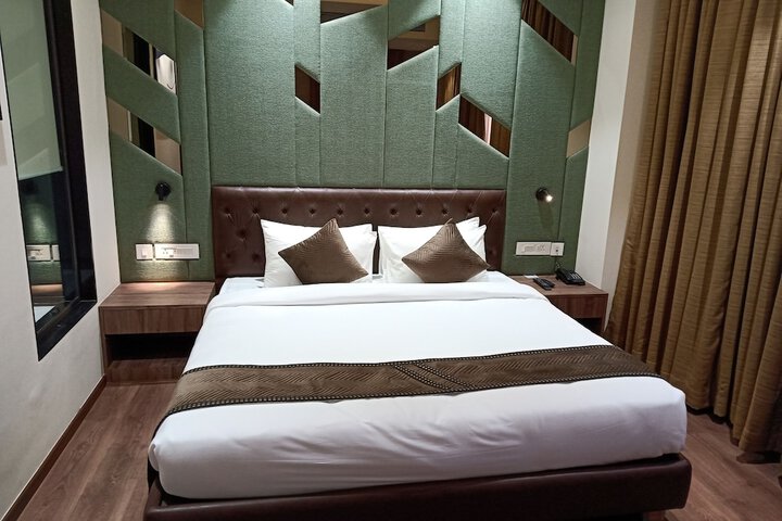 Room 25 of 133