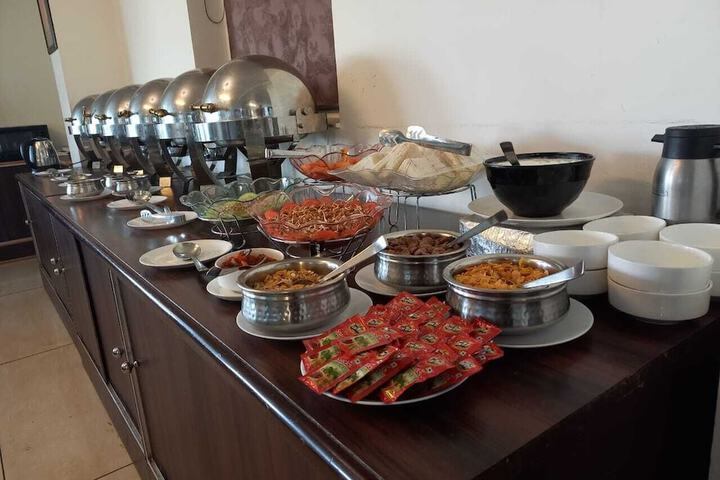 Dining 76 of 97