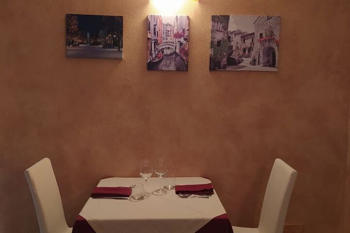 Dining 38 of 45