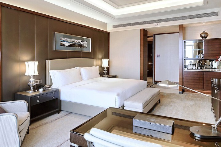 Room 18 of 75