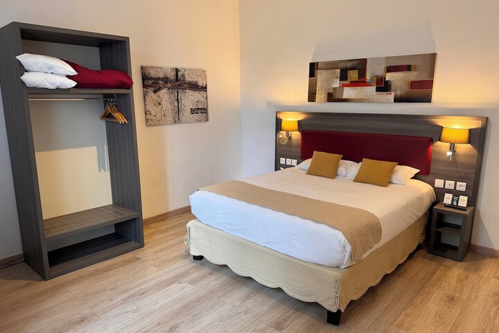 Room 12 of 41