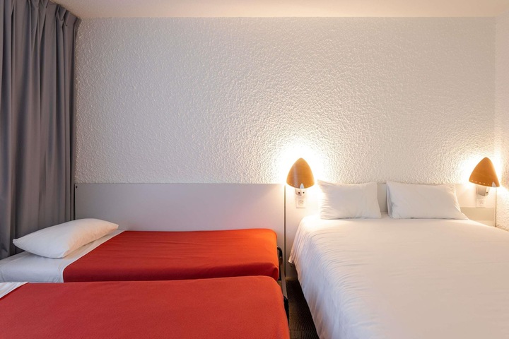 Room 22 of 103