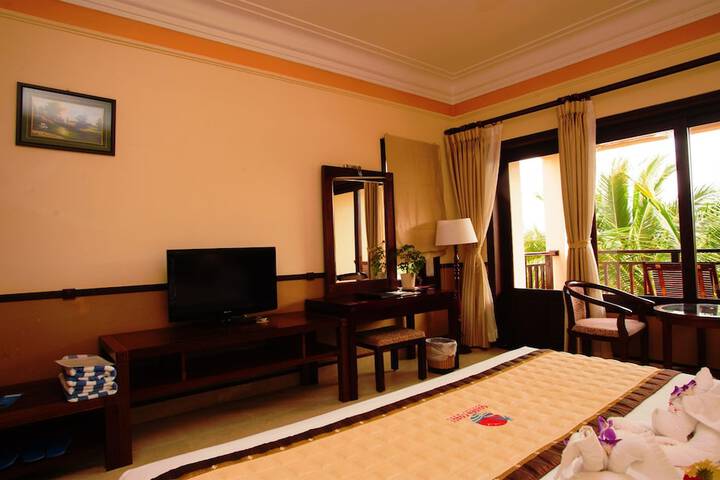 Room 28 of 153