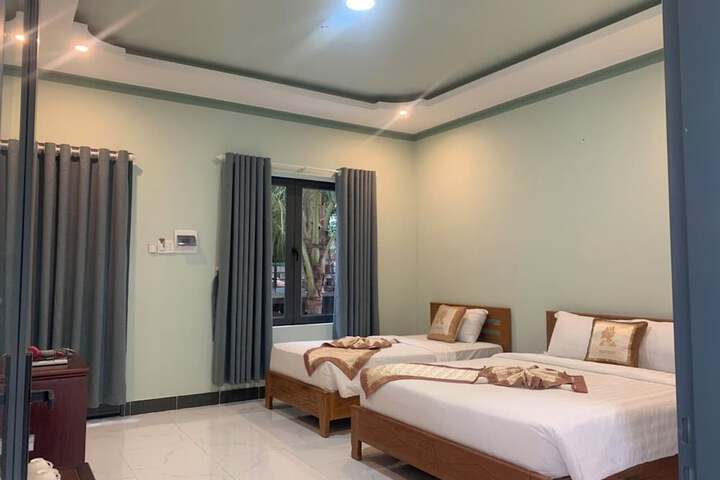 Room 3 of 9