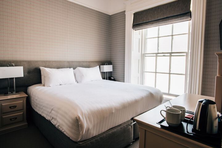 Room 4 of 43