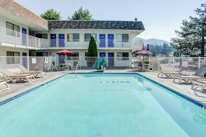 hotels in grants pass oregon near i5