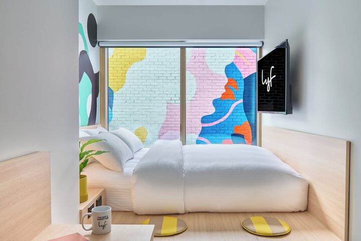 Room 18 of 42