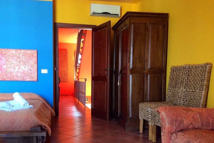 Room 11 of 38